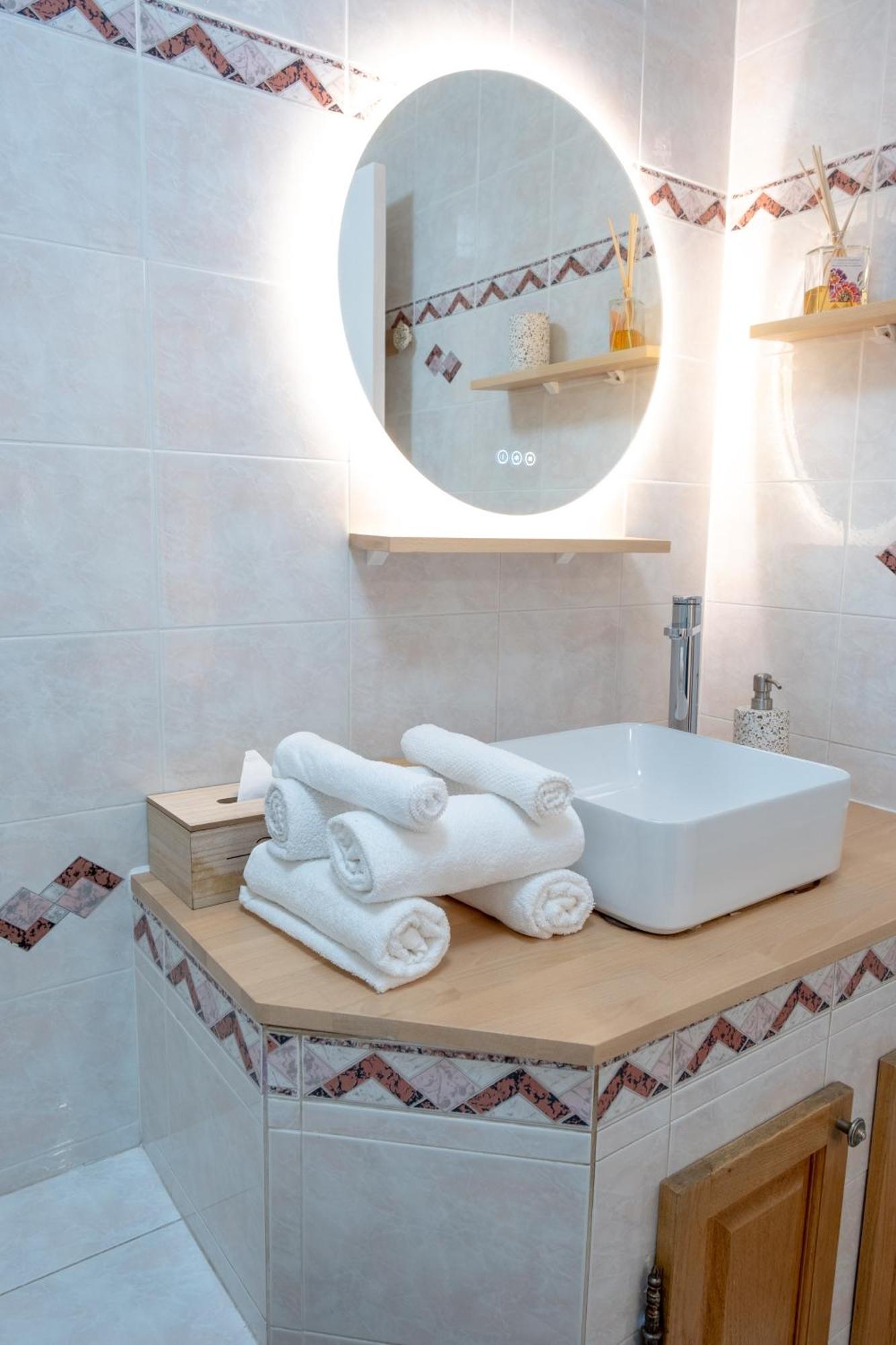 Apartmán 3 Pieces Au Coeur Du Cros De Cagnes Exteriér fotografie